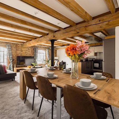 Wild Roses Serviced Apartments - Excel Warehouse 2 Londra Esterno foto