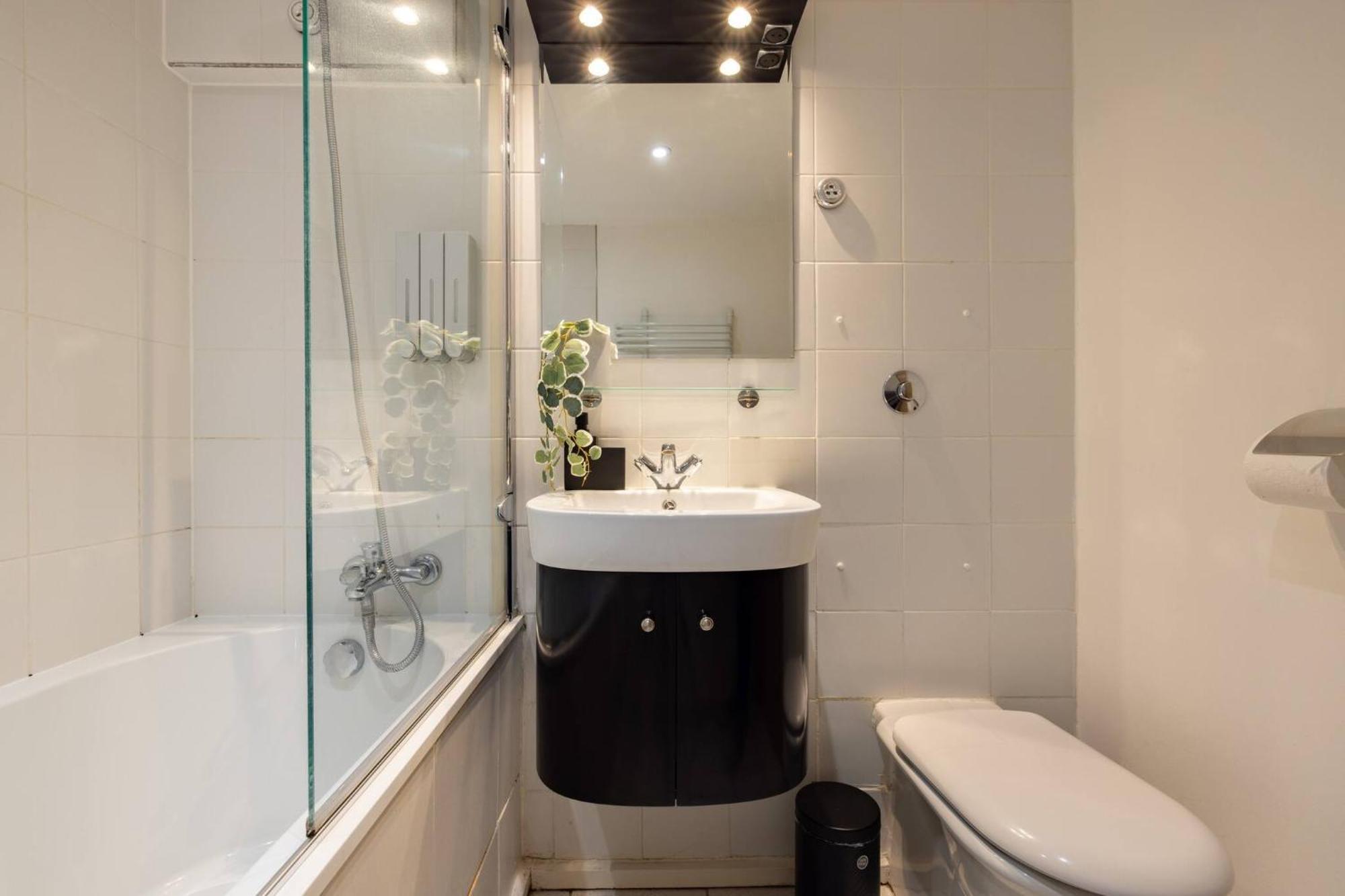 Wild Roses Serviced Apartments - Excel Warehouse 2 Londra Esterno foto