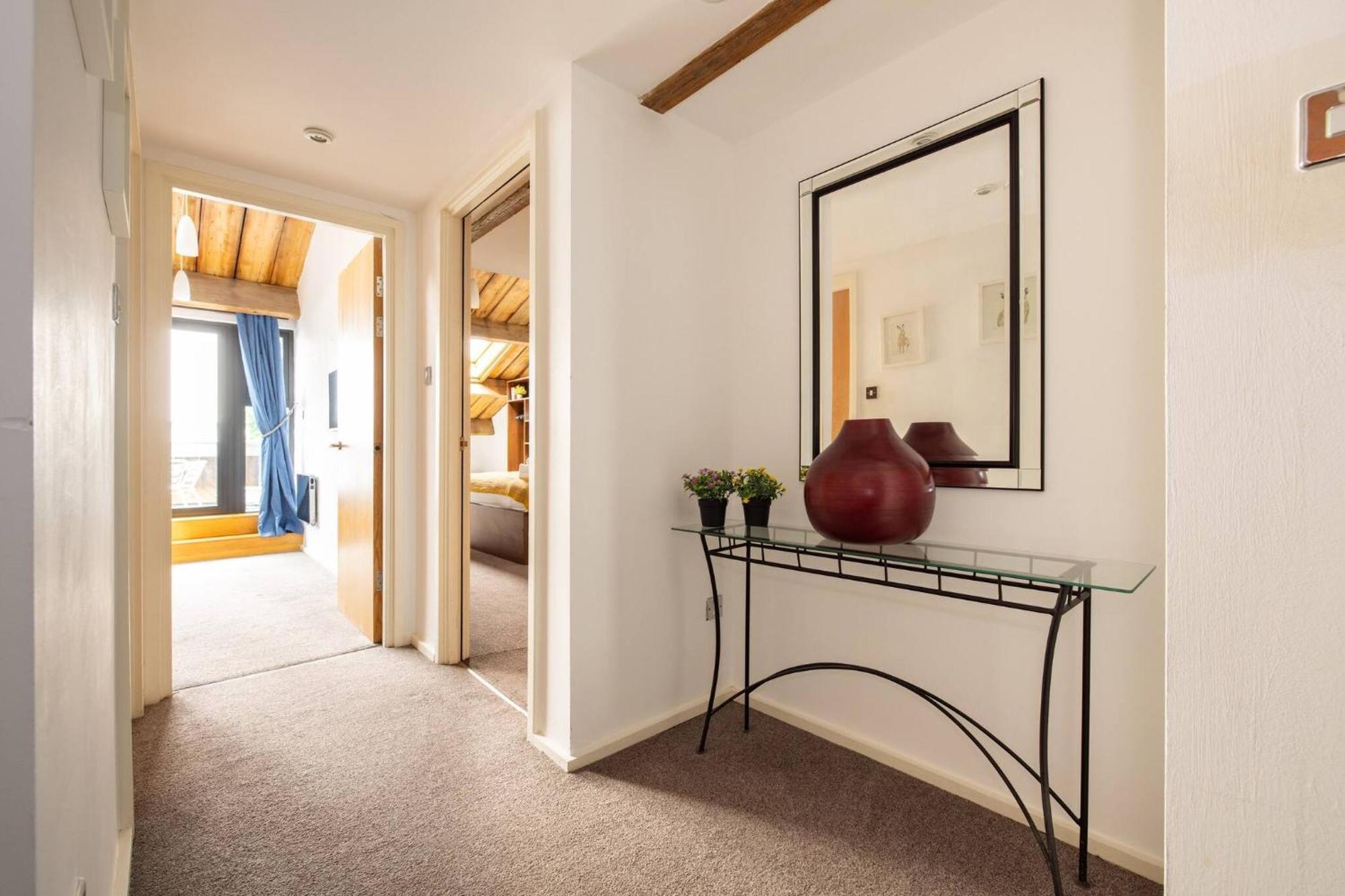 Wild Roses Serviced Apartments - Excel Warehouse 2 Londra Esterno foto