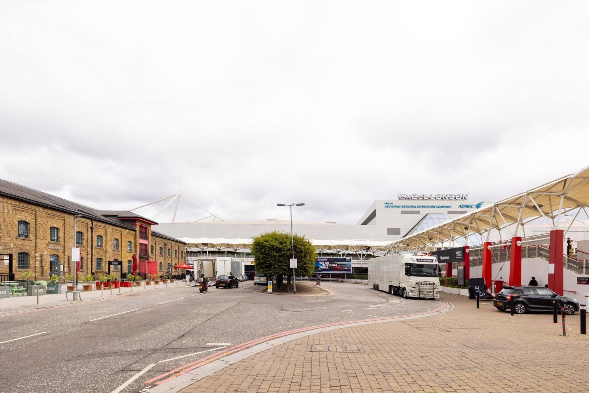 Wild Roses Serviced Apartments - Excel Warehouse 2 Londra Esterno foto