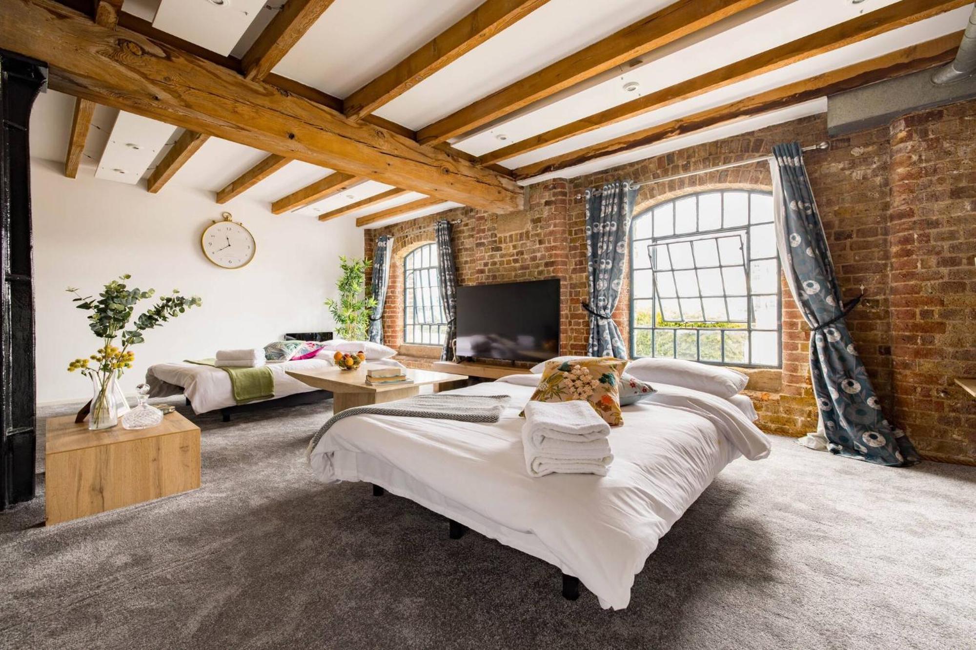 Wild Roses Serviced Apartments - Excel Warehouse 2 Londra Esterno foto